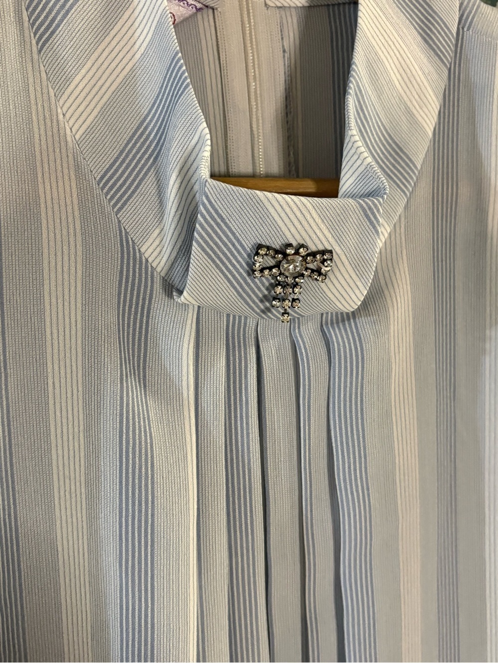 Vintage Striped Pleated Front Blouse in Light Blue and White - Picture 4 of 10